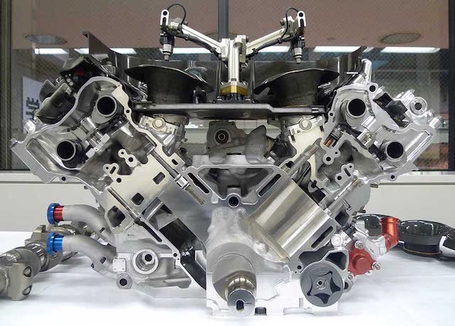 V8エンジン